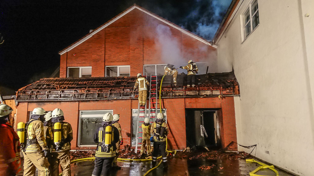 Stadthagen: Großeinsatz der Feuerwehren bei Brand in Innenstadt