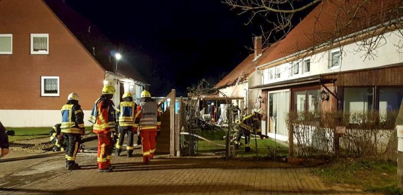 Bückeburg: Gartenlaube in Scheier Straße in Flammen / Neuer Großeinsatz für Feuerwehr