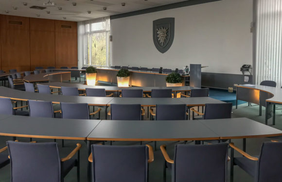 Mit Projekt „15 unter 25“ Politik hautnah erleben