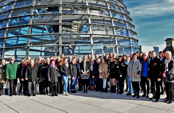 50 Bürger aus Nienburg und Schaumburg zu Besuch bei Marja-Liisa Völlers in Berlin