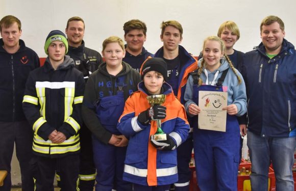 Ohne Smartphones: Jugendfeuerwehr Rusbend gewinnt Winterwettbewerb in Röcke