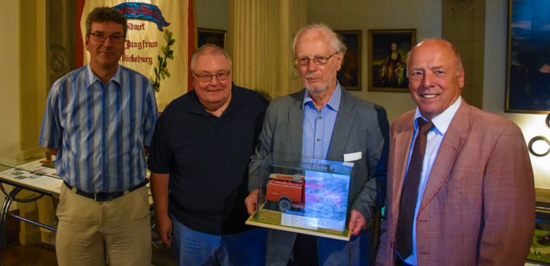 Magirus Deutz Modell gespendet: Neues Feuerwehrfahrzeug für die Ausstellung