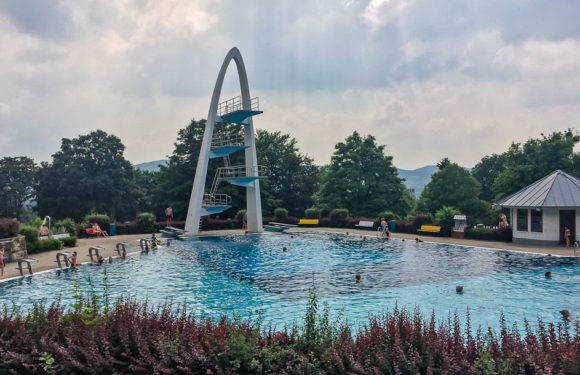Mut, Körperspannung und jede Menge Adrenalin: Døds-Meisterschaft im Bergbad Bückeburg