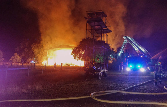 Großeinsatz für Feuerwehren: Scheune in Flammen
