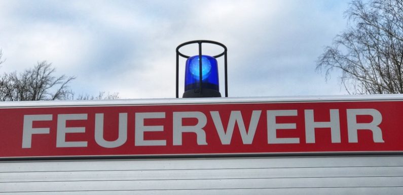 Stadthagen: Auto rammt Kleintransporter am Fahrbahnrand