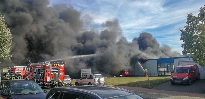 170 Einsatzkräfte bekämpfen Pinta-Großbrand in Bückeburg