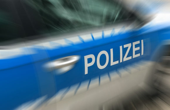 Lauenhagen: Auto überschlägt sich auf schneeglatter Fahrbahn