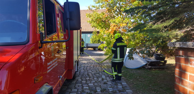 Strohbrand in Wölpinghausen: Landwirt verhindert Schlimmeres