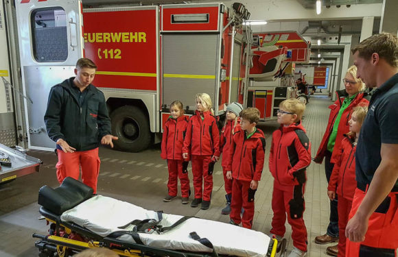 Nachwuchs-Feuerlöscher zu Besuch bei Berufsfeuerwehr Minden