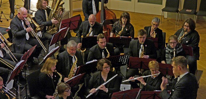 Neujahrskonzert: Blasorchester Krainhagen mit Auftritt im Palais im Park