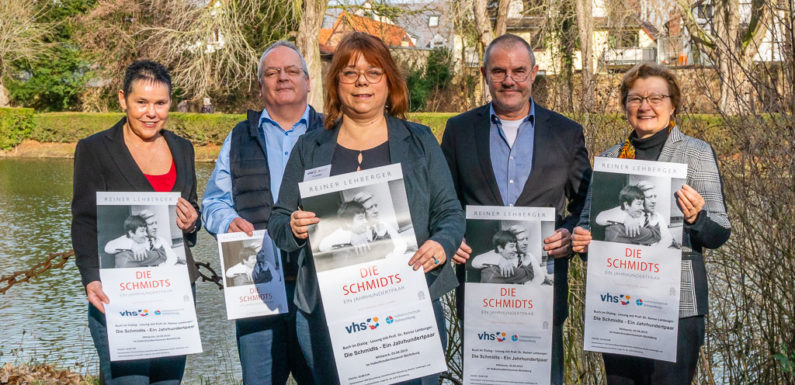 „Die Schmidts – ein Jahrhundertpaar“: Lesung der VHS im Hubschraubermuseum