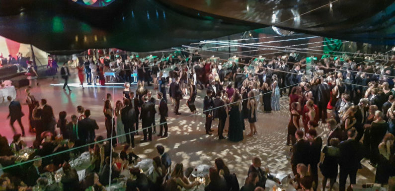 22. Ball des Sports: „Saturday Night Fever“ am 29. Februar in der Festhalle Stadthagen