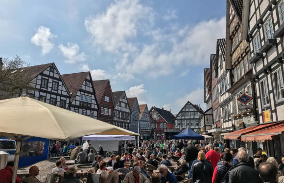 Buntes Programm und verkaufsoffener Sonntag am 7. April bei „Rinteln mobil“