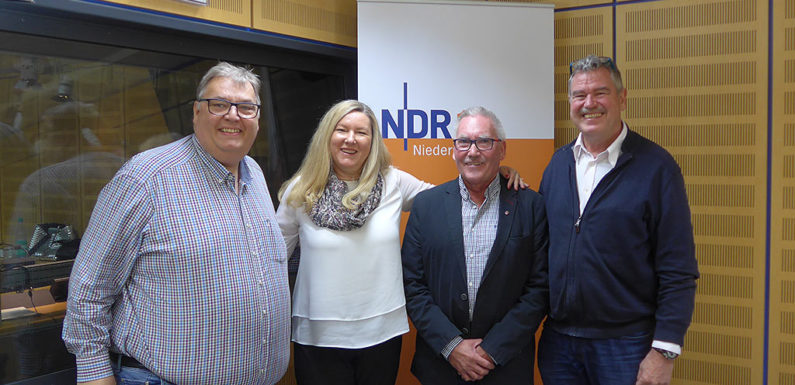 „Mehrgenerationenhaus“-Team aus Bückeburg gestaltet NDR 1 Plattenkiste