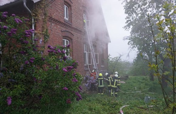 Menschenrettung und Brandbekämpfung geübt