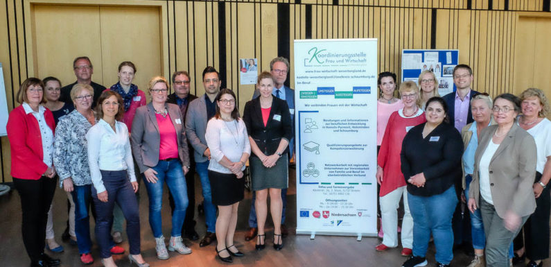Koordinierungsstelle Frau und Wirtschaft im Weserbergland fördert berufliche Gleichstellung