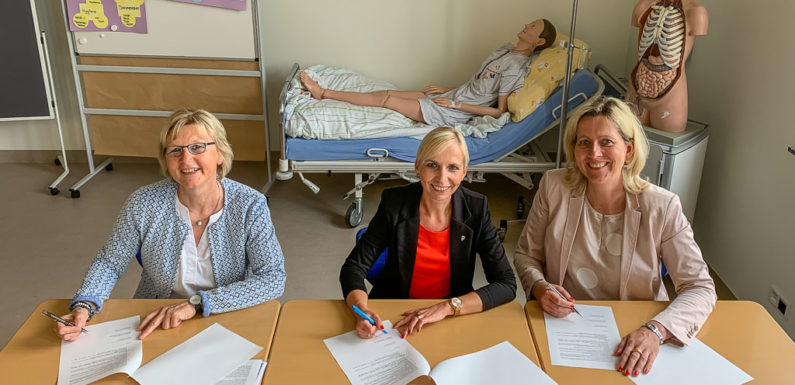 Berufsbildende Schulen Rinteln und Klinikum Schaumburg kooperieren bei Ausbildung der Pflegeberufe