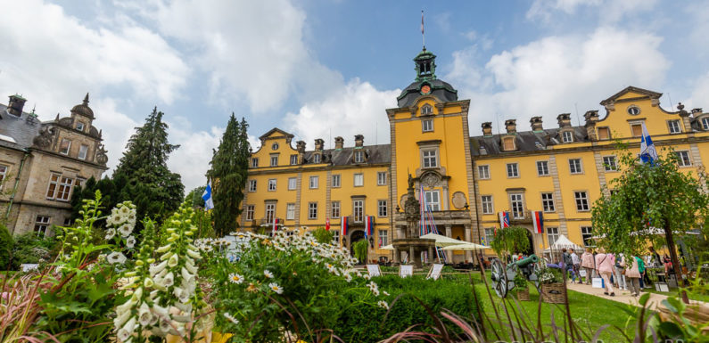 Landpartie 2021 auf Schloss Bückeburg: Fürst und Fürstin zu Schaumburg-Lippe laden zur „White Partie“