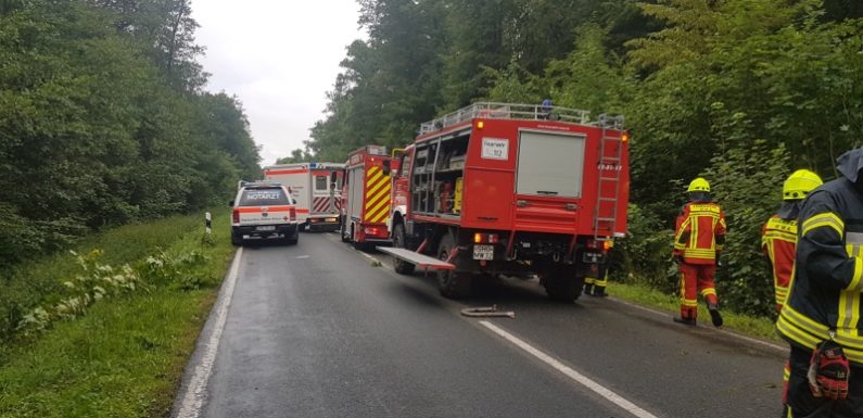 Feuerwehreinsatz bei Verkehrsunfall im Schaumburger Wald