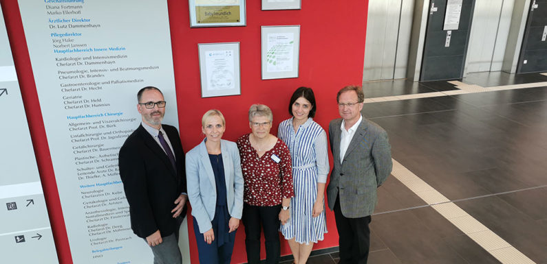 Agaplesion Ev. Klinikum Schaumburg feiert Zertifizierung von Brust- und Endoprothetikzentren