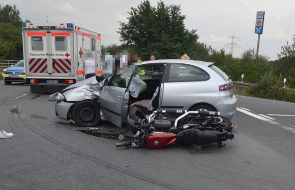 Motorradfahrer bei Unfall schwer verletzt
