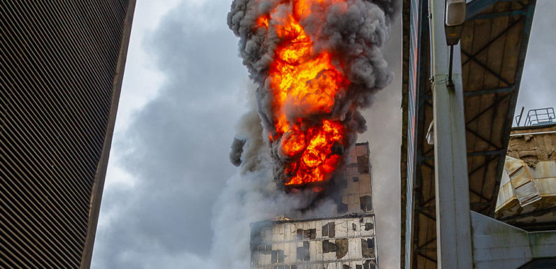 Großbrand im Kraftwerk Veltheim: Feuer bei Abbrucharbeiten bemerkt