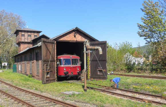 Von Rinteln nach Stadthagen: Schienenbusfahrt mit optionaler Stadtführung in Obernkirchen