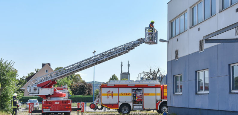Feuerwehren absolvieren gemeinsam großen Ausbildungstag