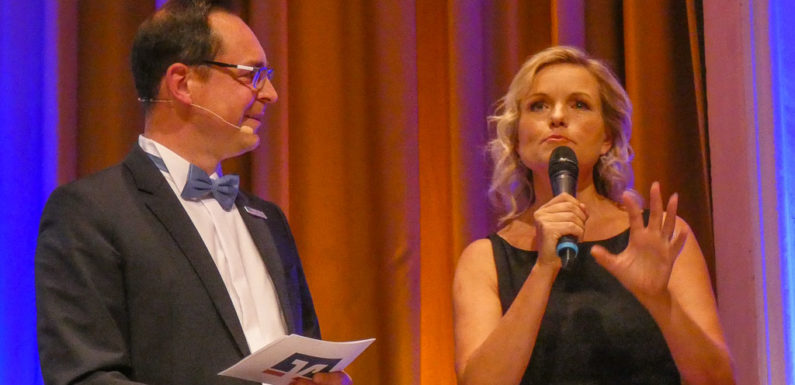 „Geld tut Frauen richtig gut“: Ortsversammlung der Volksbank in Schaumburg mit n-tv Moderation Carola Ferstl