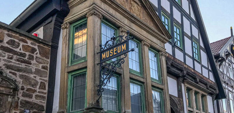 „frauenORTE Niedersachsen – Über 1000 Jahre Frauengeschichte“: Wanderausstellung im Museum Bückeburg