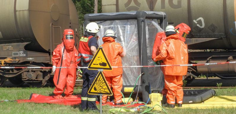 Gefahrguteinheit der Kreisfeuerwehr übt für den Notfall