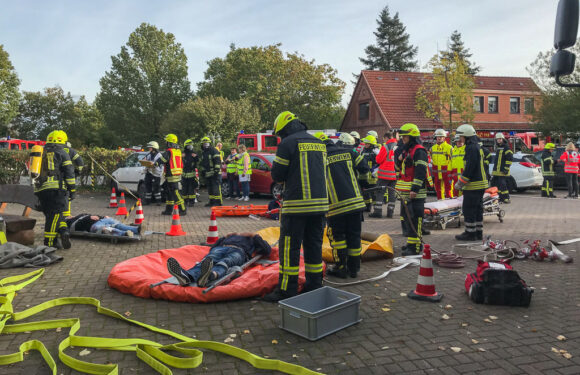 Gefahrstoffszenario sorgt für Großeinsatz: Übung für 160 Einsatzkräfte aus dem Landkreis Schaumburg