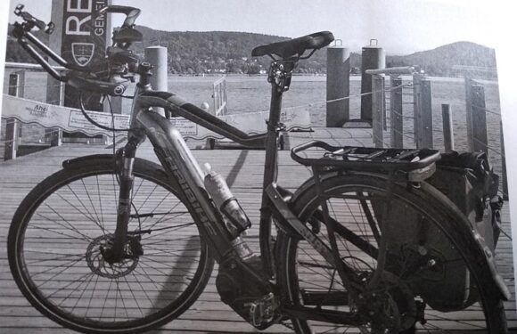 Hochwertiges E-Bike von Fahrradträger gestohlen