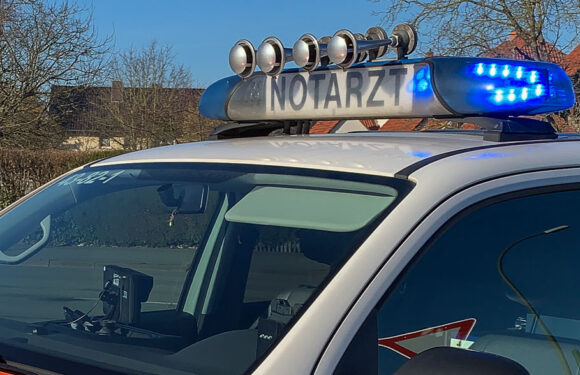 Hotelgast stürzt beim Duschen: Wasser läuft durch Geschossdecke und macht auf Notfall aufmerksam