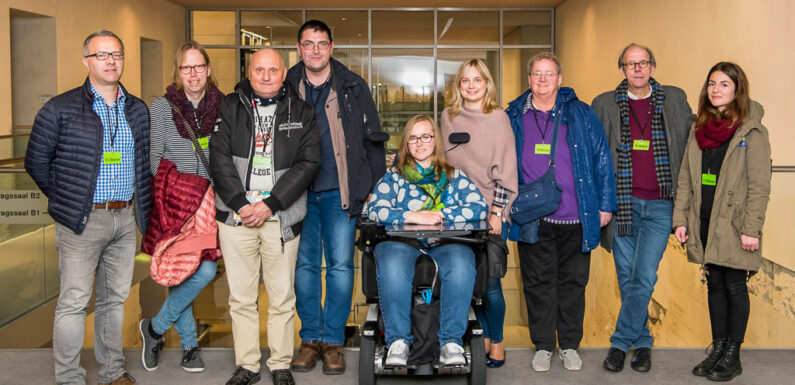 „Wir brauchen mehr Teilhabe“: Völlers empfängt Besuchergruppe der Lebenshilfe Stadthagen im Deutschen Bundestag