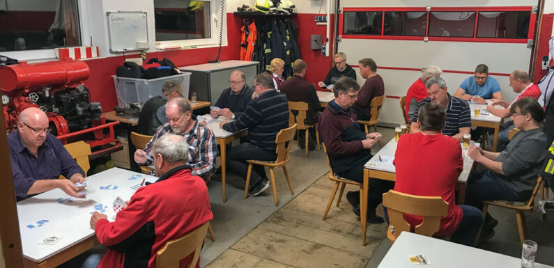 Neuer Teilnehmerrekord bei Skat- und Knobeltunier der Feuerwehr Bergkirchen