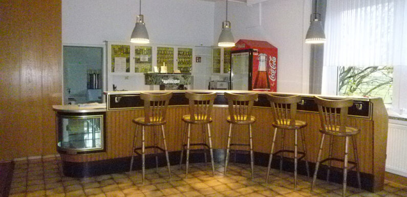 Stadt Bückeburg versteigert Retro-Theke aus Dorfgemeinschaftshaus Müsingen