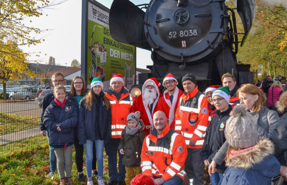 Strahlende Kinderaugen bei der großen Nikolausfahrt des DRK Ortsvereins Bückeburg