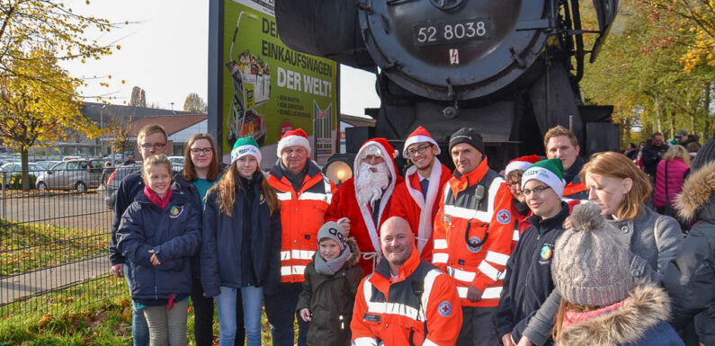Strahlende Kinderaugen bei der großen Nikolausfahrt des DRK Ortsvereins Bückeburg
