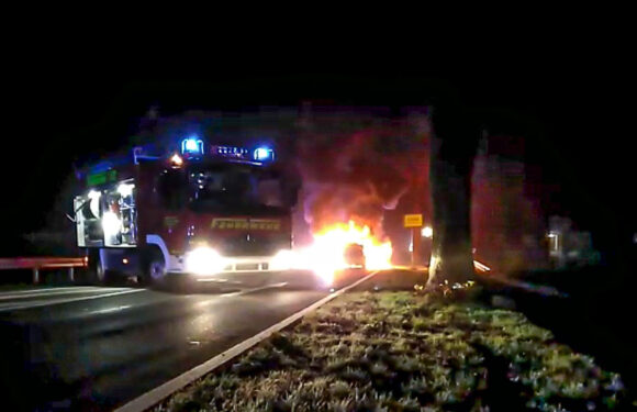 PKW-Brand auf Bundesstraße bei Haste: Gefrierendes Löschwasser verwandelt B442 in Eisfläche