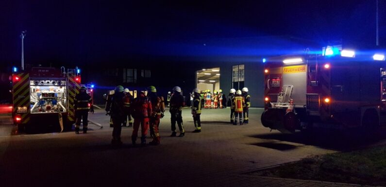 Bückeburg: Nächtlicher Feuerwehreinsatz bei Pinta Abdichtungen