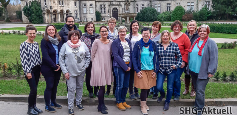 Auszeichnung des ersten Lehrgangs Qualifizierung PraxismentorIn: Startschuss für 14 Vorreiter