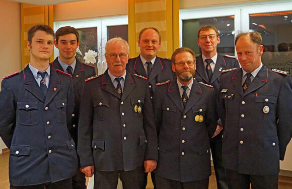 Zwei neue Löschmeister in Nienbrügge