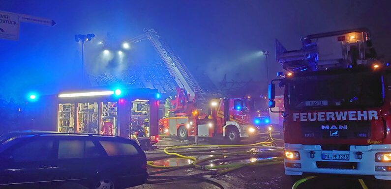 Großbrand in Niedernwöhren: 200 Einsatzkräfte am Neujahrstag im Einsatz