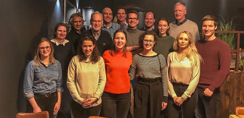 Glückszahl 5: Erneut nehmen fünf Studierende an Landpartie teil