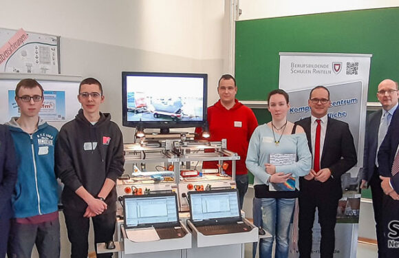 Bückeburg: Kultusminister Grant Hendrik Tonne besucht Berufsbildende Schulen am Standort Marienschule
