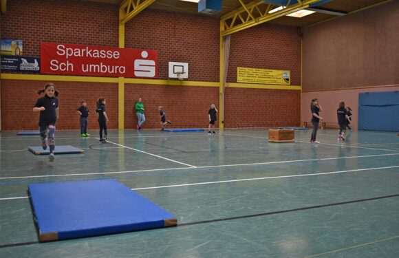 Kinderfeuerwehren messen sich bei Brennballturnier