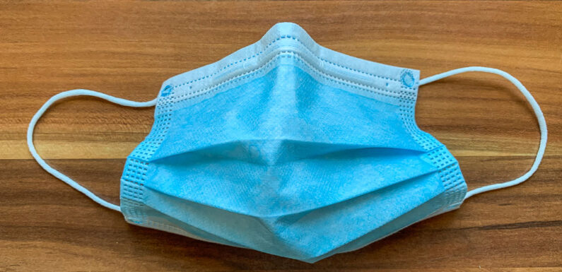 In Umkleidekabine Alkohol getrunken und Polizisten beleidigt