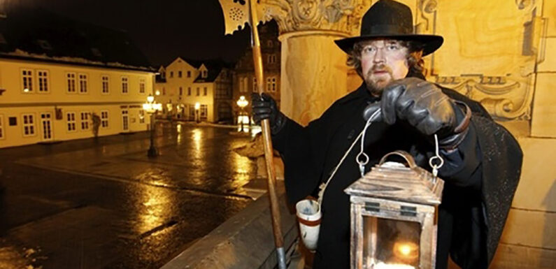 Interessantes über Bückeburg bei einem Rundgang mit dem Nachtwächter erfahren