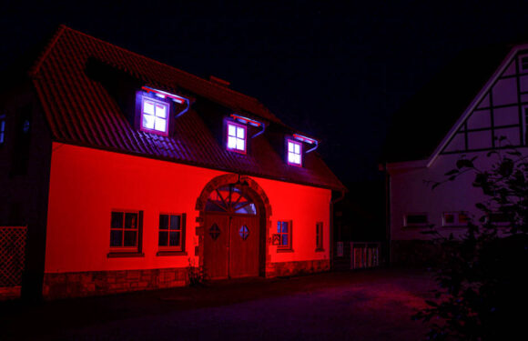 „Night of Light“: Auch Hespe erstrahlt in rotem Licht